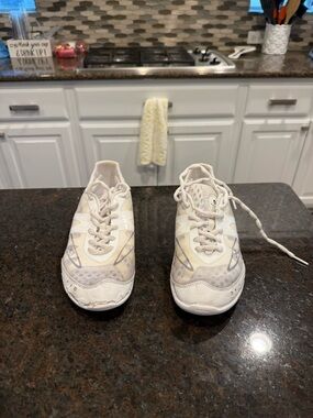 Nfinity Cheer Shoes - size 7.5